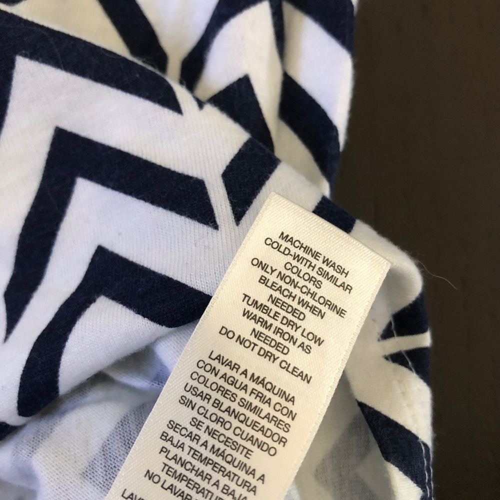 Womens' Top by Chicos, 3 (XL) , EUC, Chevron print - Picture 8 of 8